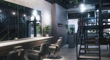MOVEMEN Leeds interior — concrete chair line